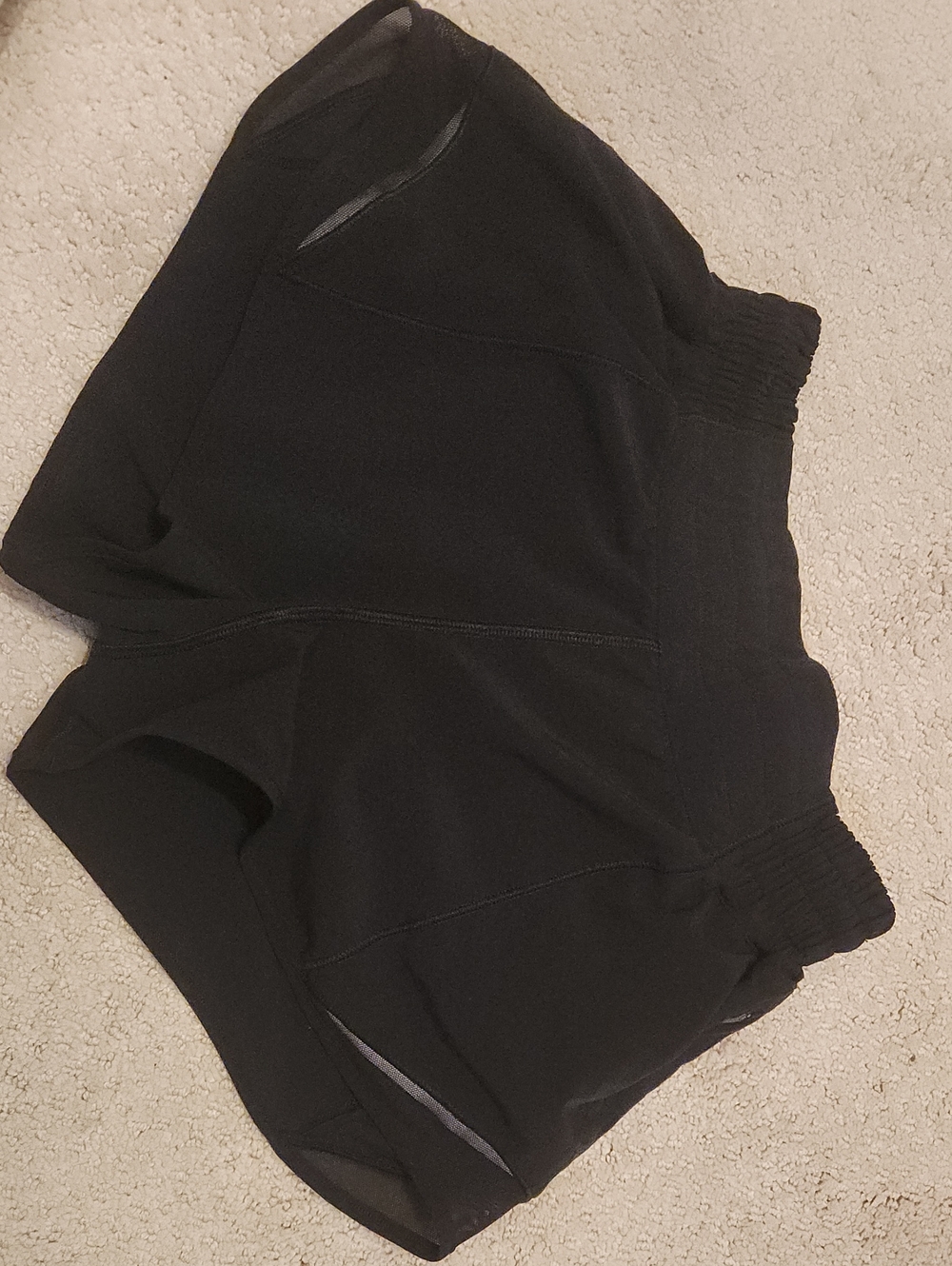 Lululemon Hottie Hots, Size 4, Highrise, 2.5"